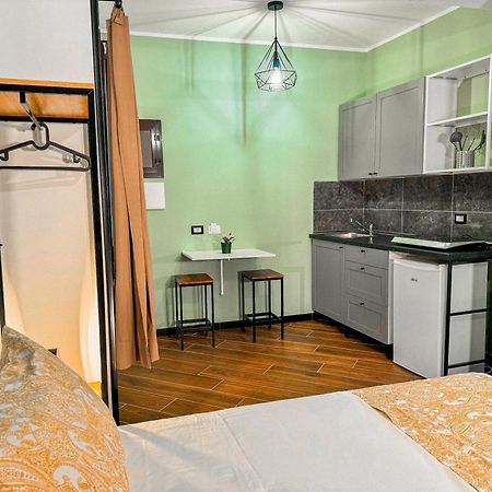 The Quarters Naples Apartments Экстерьер фото