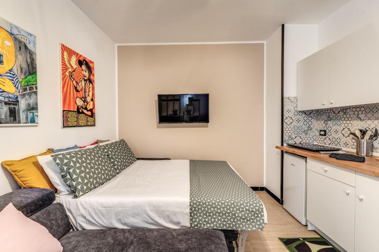 The Quarters Naples Apartments Экстерьер фото