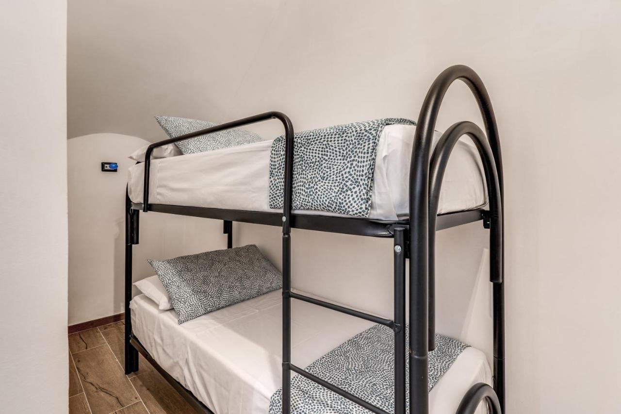 The Quarters Naples Apartments Экстерьер фото