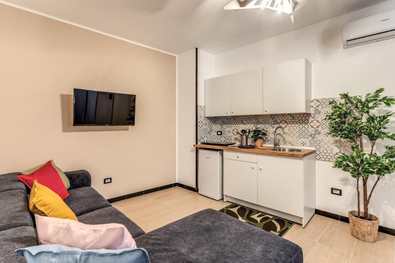 The Quarters Naples Apartments Экстерьер фото
