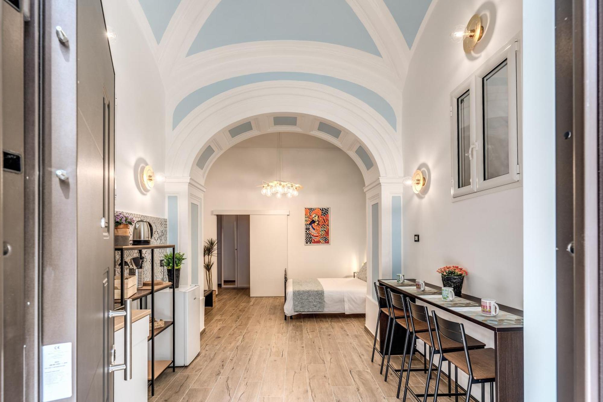 The Quarters Naples Apartments Экстерьер фото