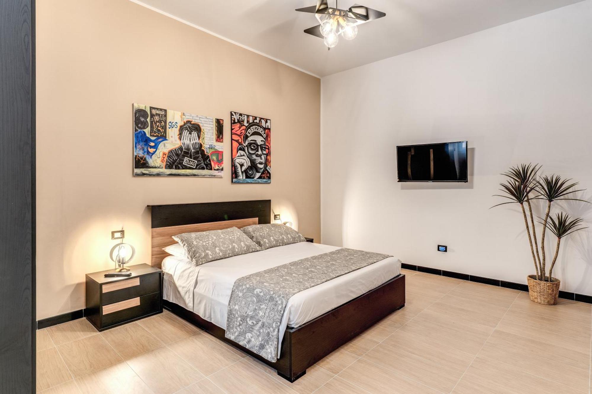 The Quarters Naples Apartments Экстерьер фото