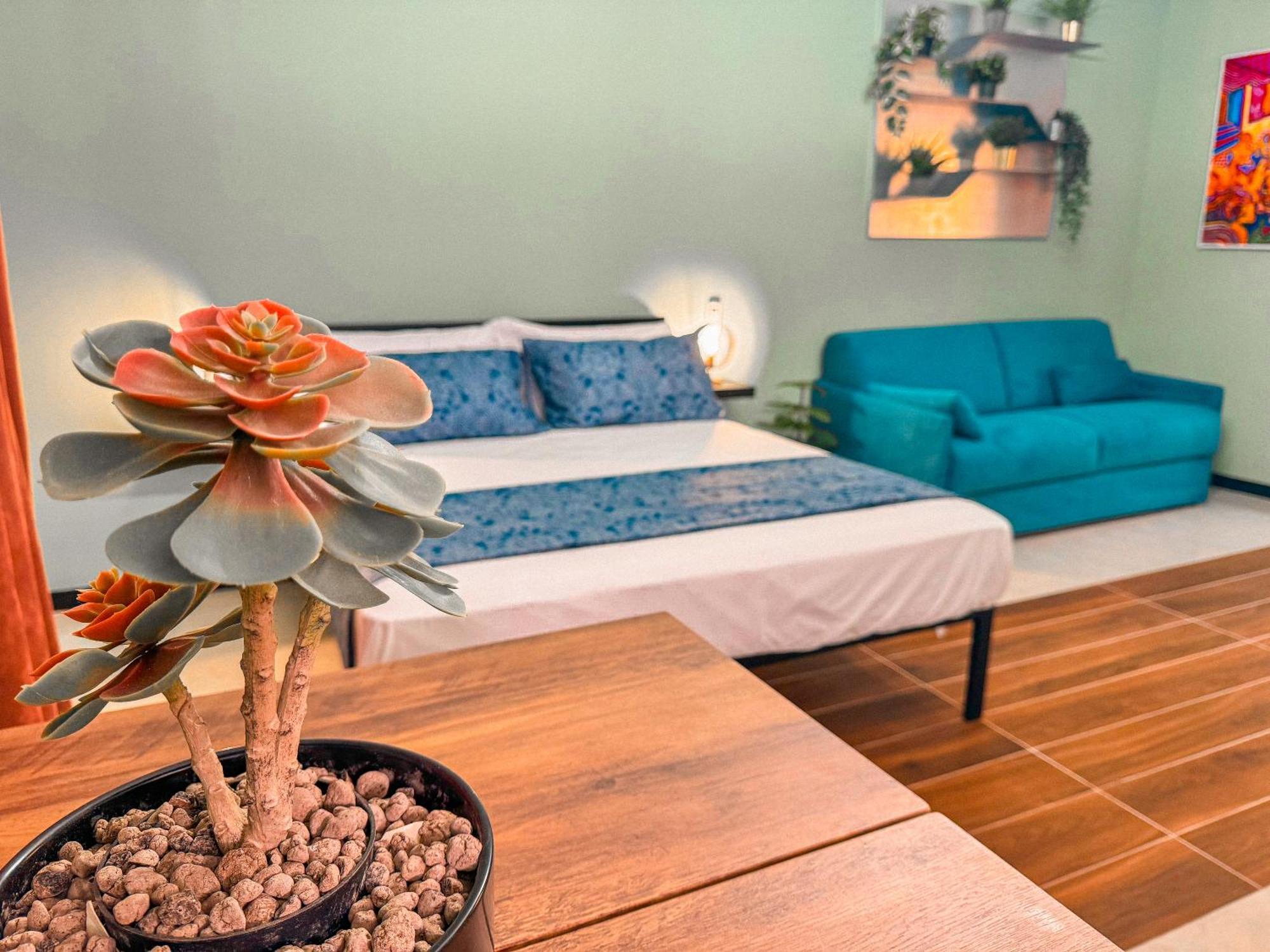 The Quarters Naples Apartments Экстерьер фото