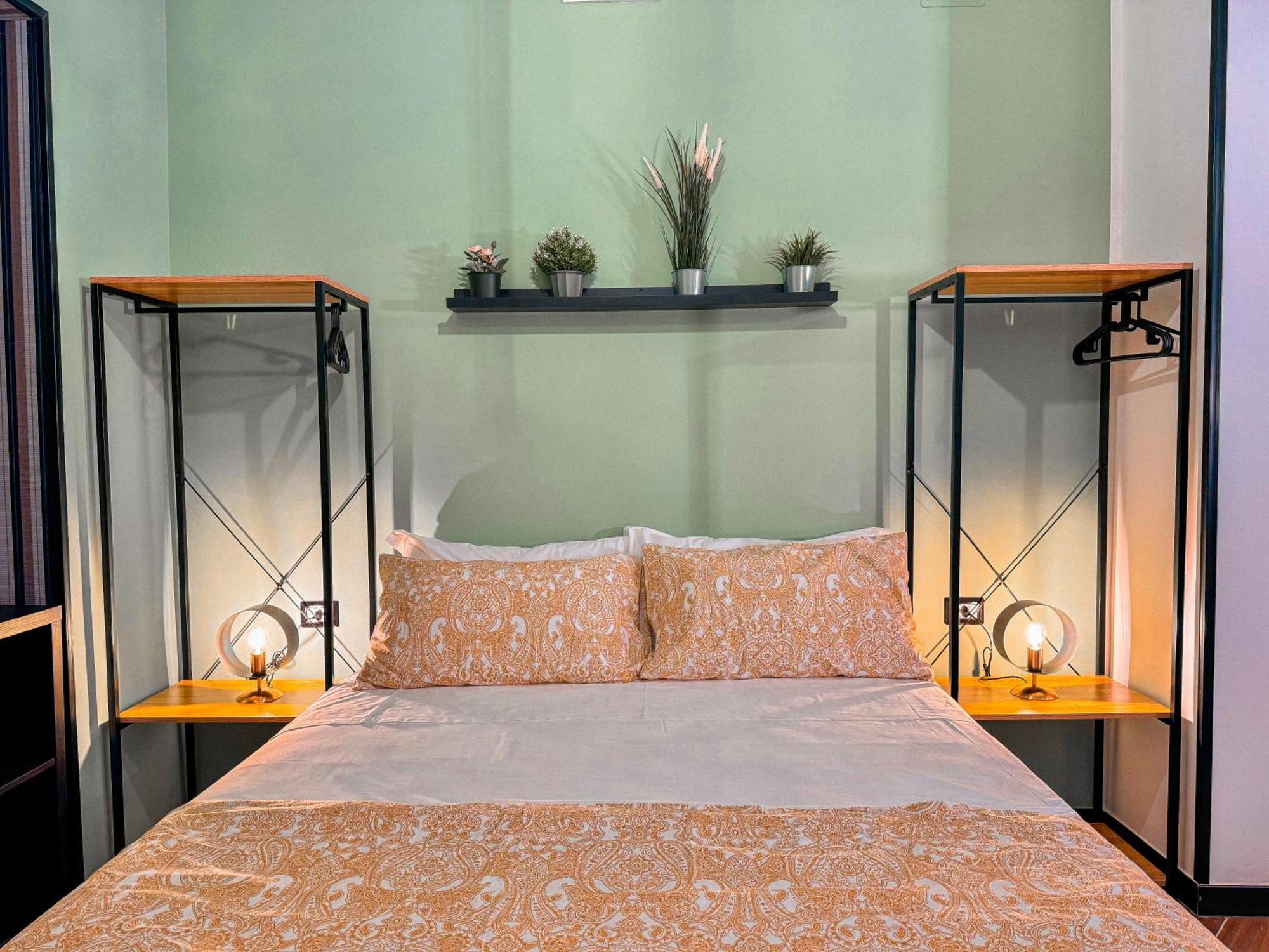 The Quarters Naples Apartments Экстерьер фото