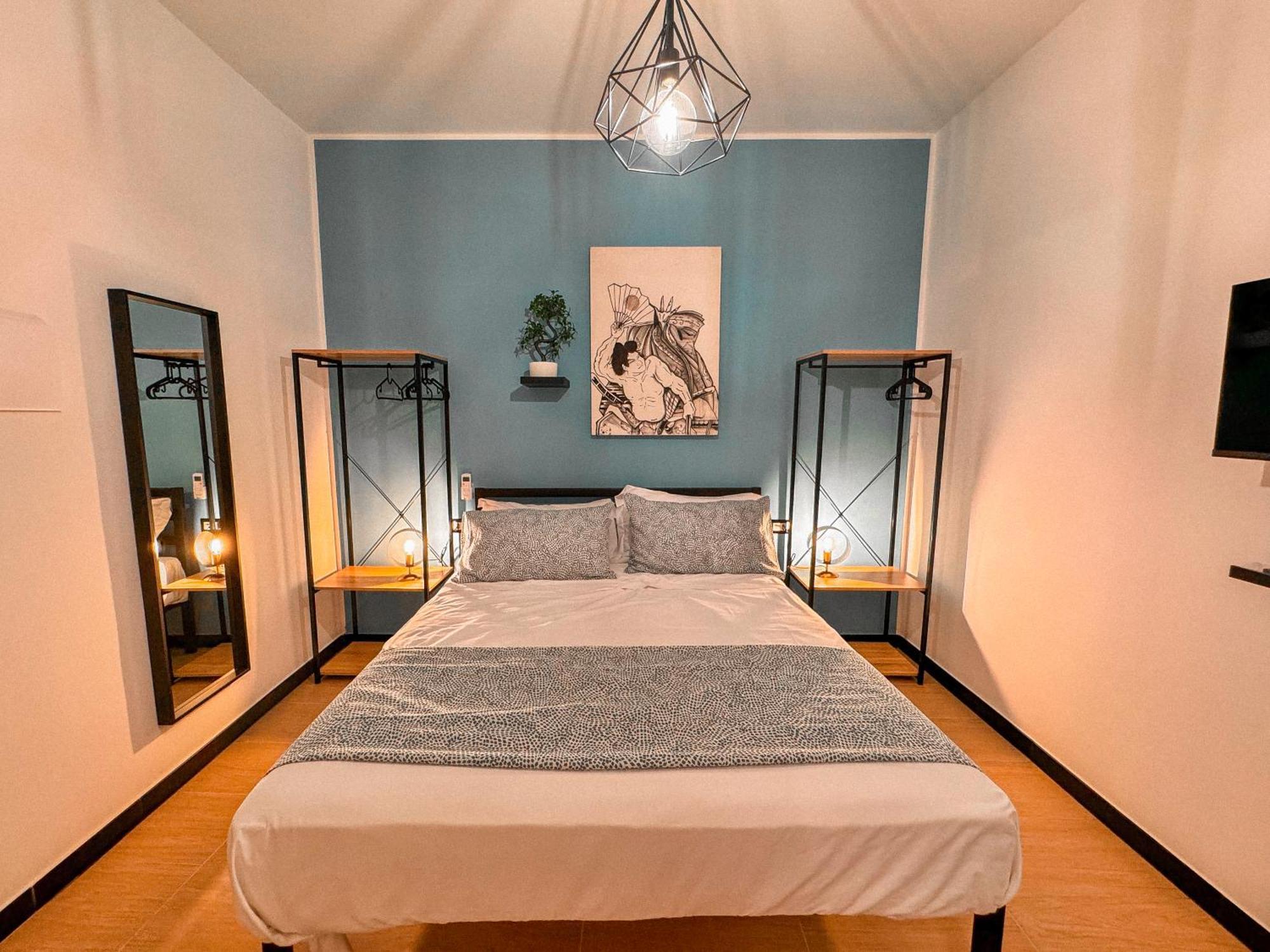 The Quarters Naples Apartments Экстерьер фото