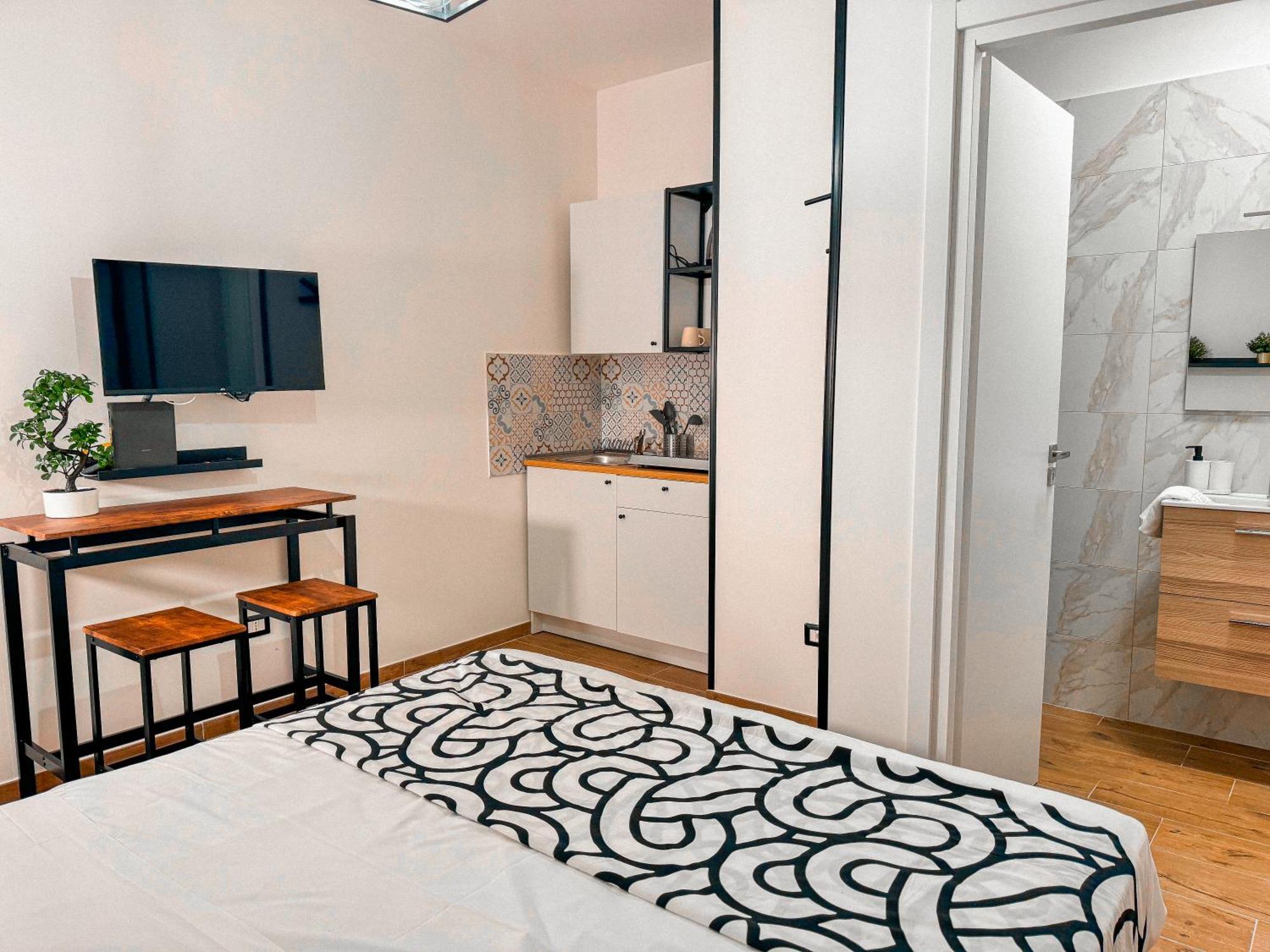 The Quarters Naples Apartments Экстерьер фото