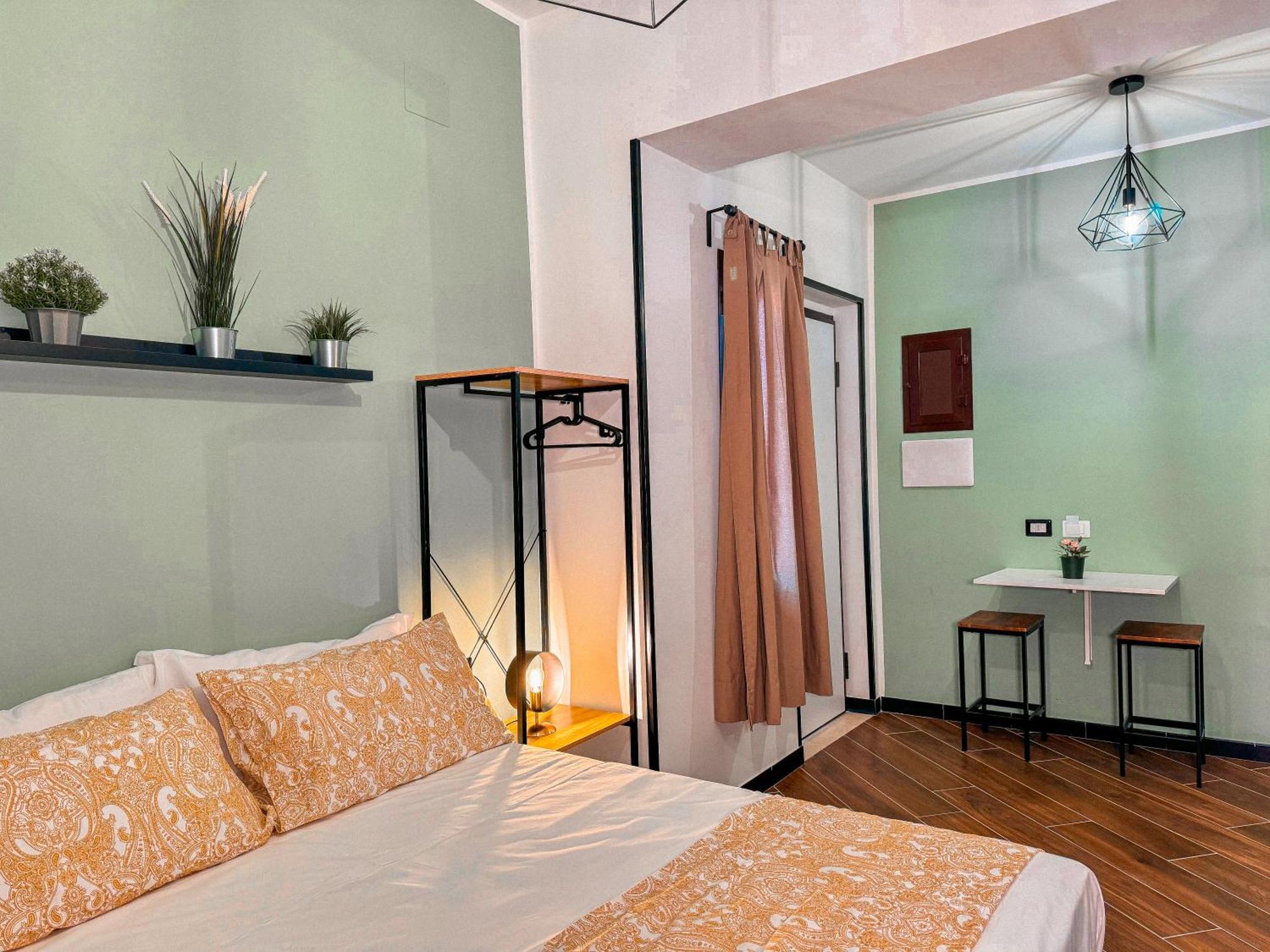 The Quarters Naples Apartments Экстерьер фото