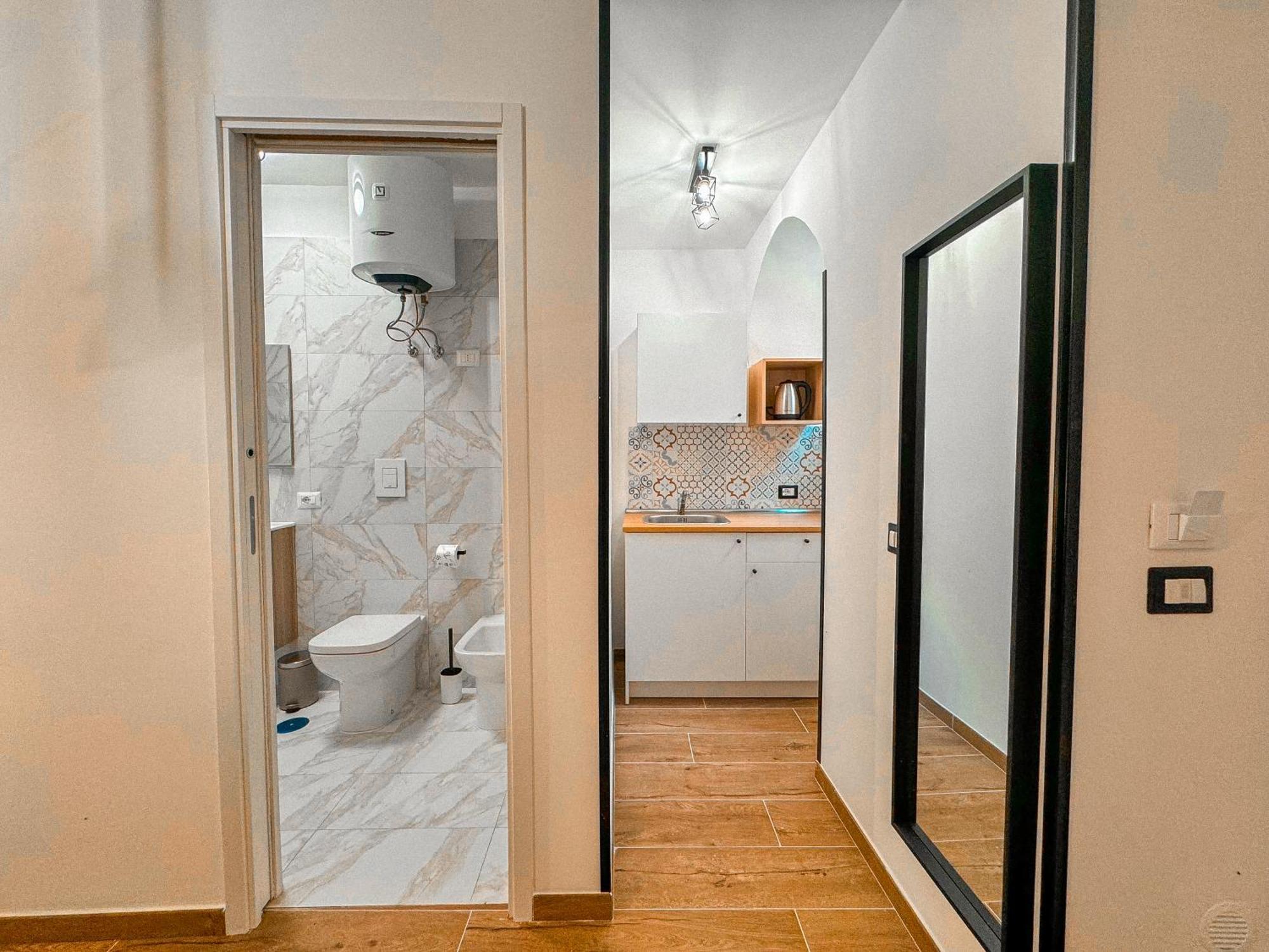 The Quarters Naples Apartments Экстерьер фото