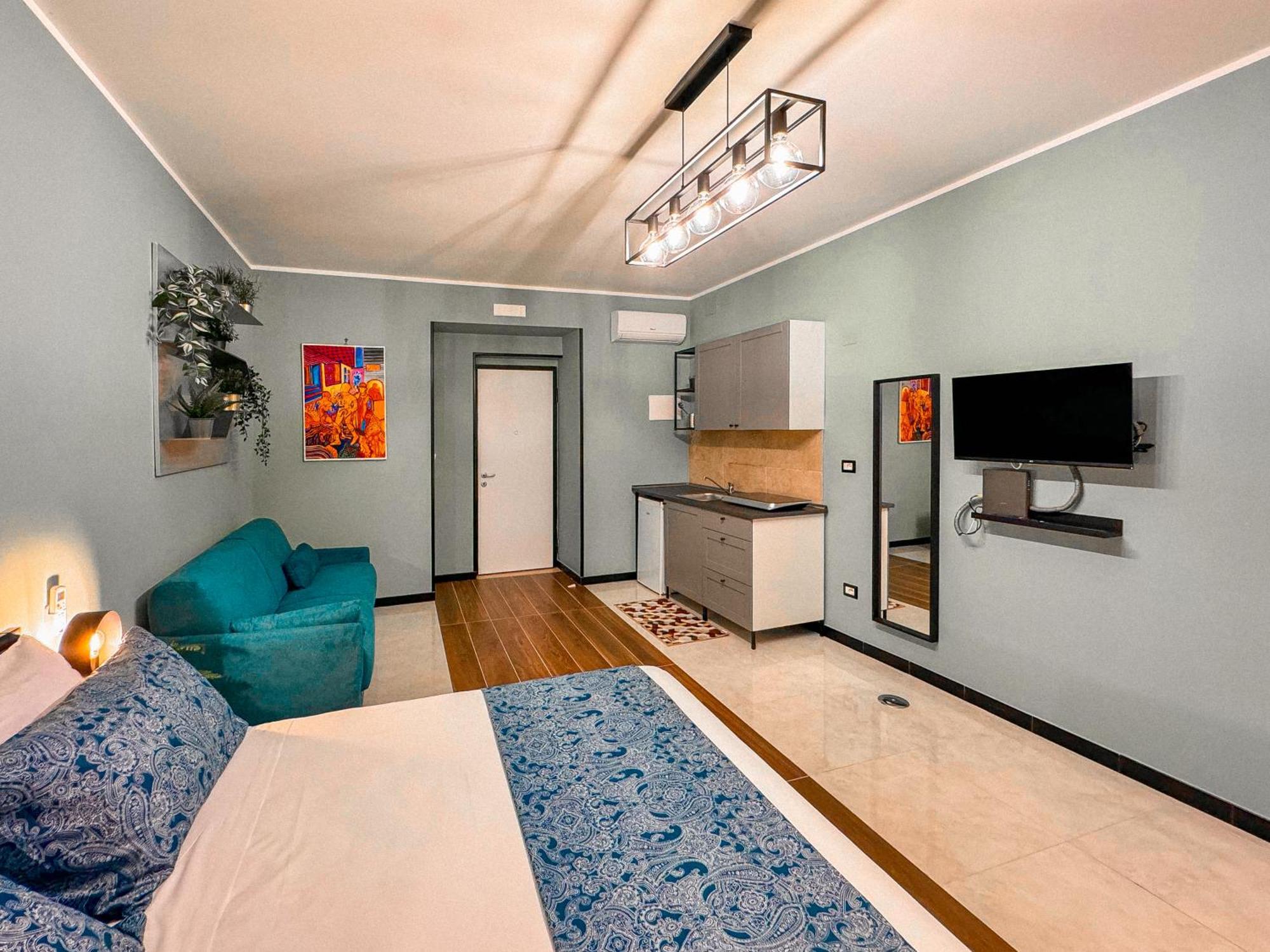 The Quarters Naples Apartments Экстерьер фото